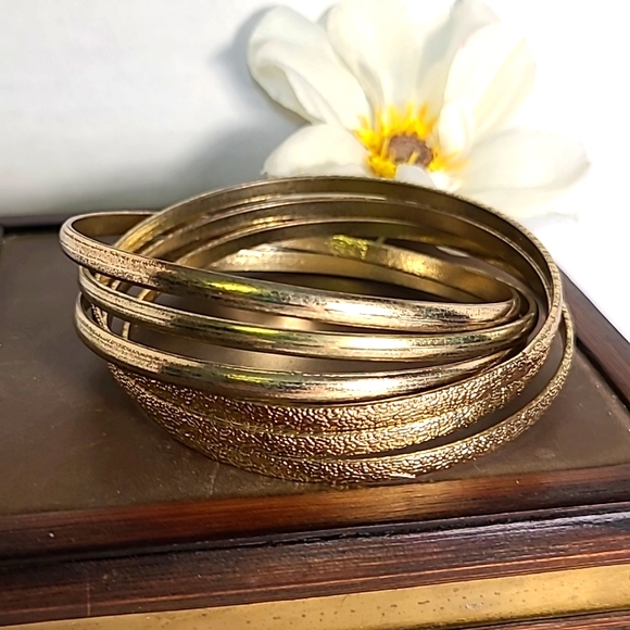 Jewelry - Stacked Bangle